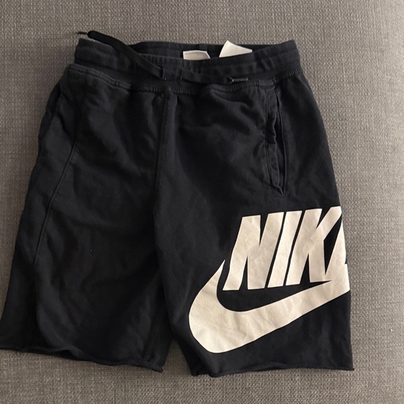 Nike Black Air Tee and Shorts Set - Picture 2 of 3